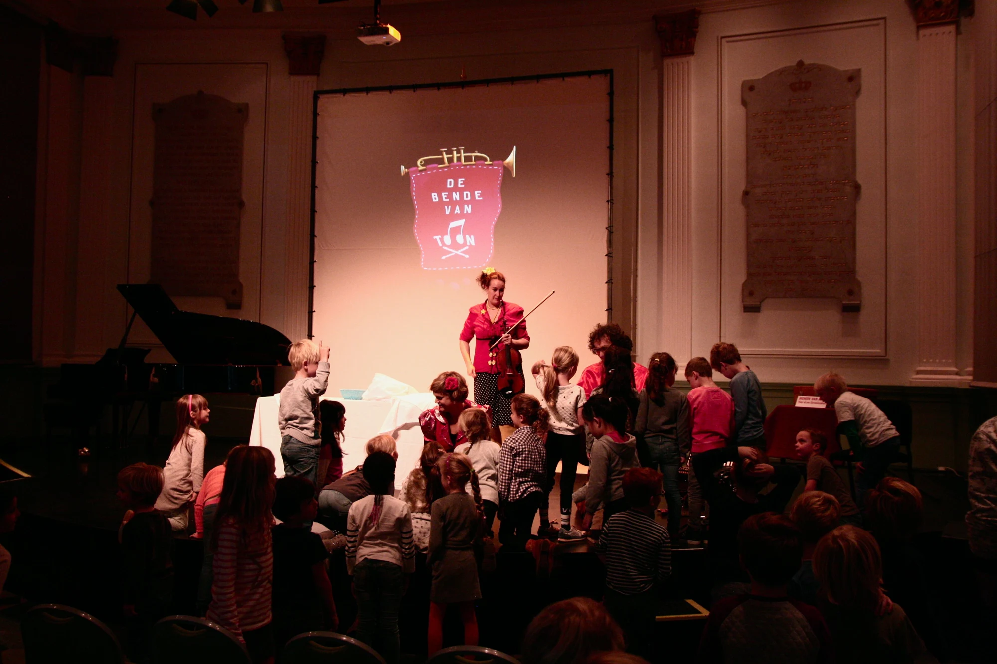 Een intieme muziektheatervoorstelling met publiek